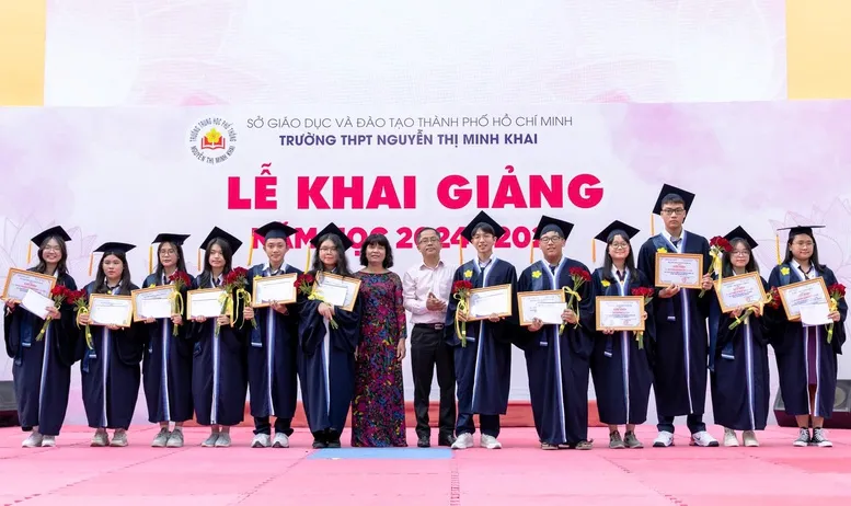 Trao học bổng cho học sinh tại TP.HCM